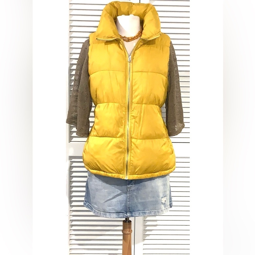 Old Navy Mustard Winter Puffer Vest Coat Women’s Size XL